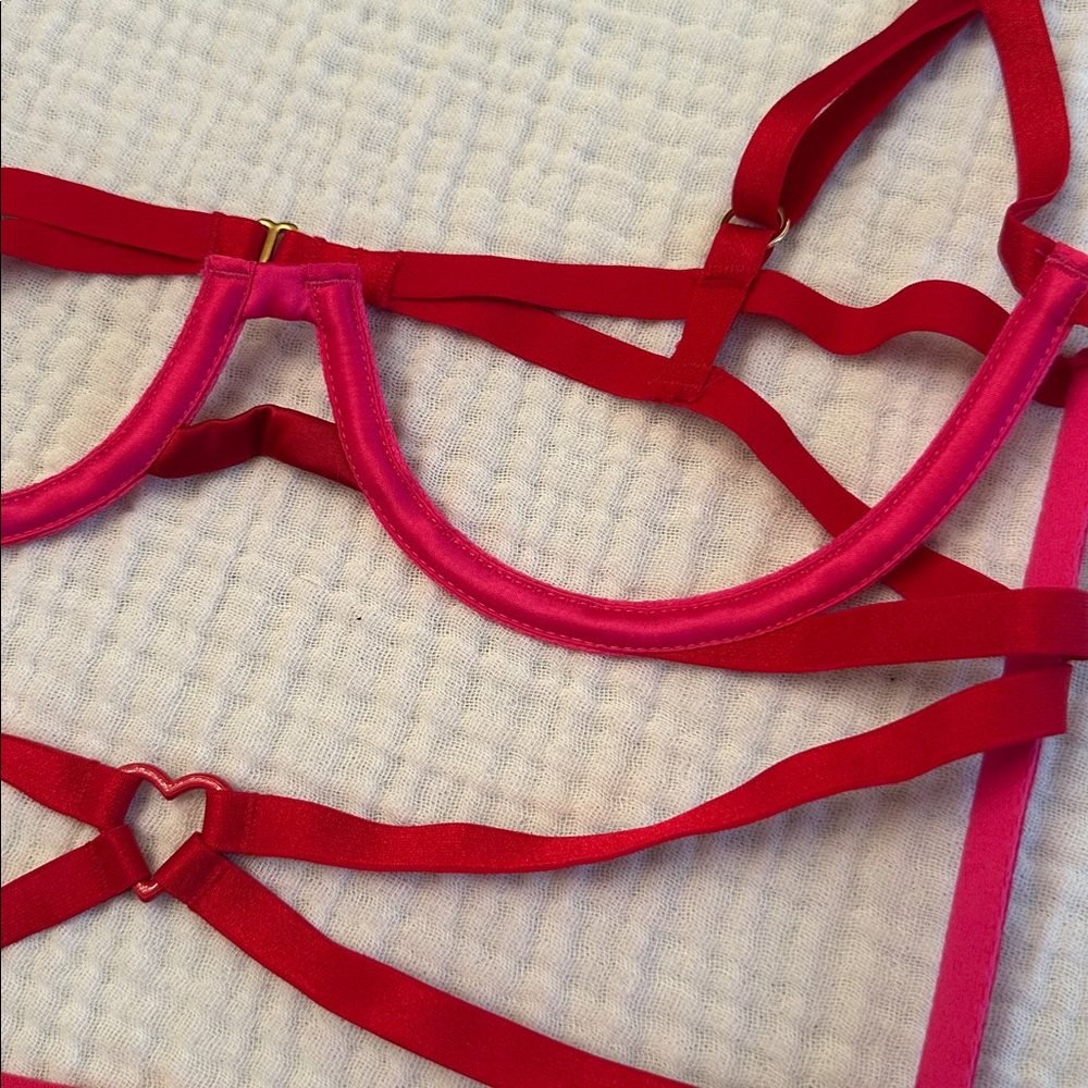 NWT Victoria's Secret Strappy Heartware Open Teddy - Picture 11 of 12